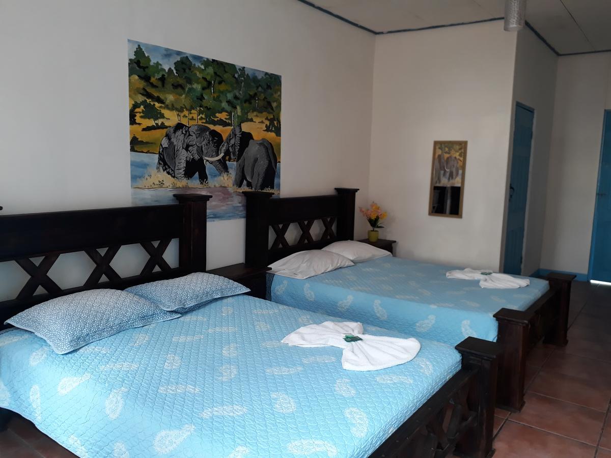 Hotel La Uvita Пуэрто-Лимон Экстерьер фото